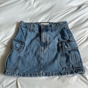 A&F - Utility Pocket - High Rise Denim Mini Skirt - Dark Wash - Women’s 00